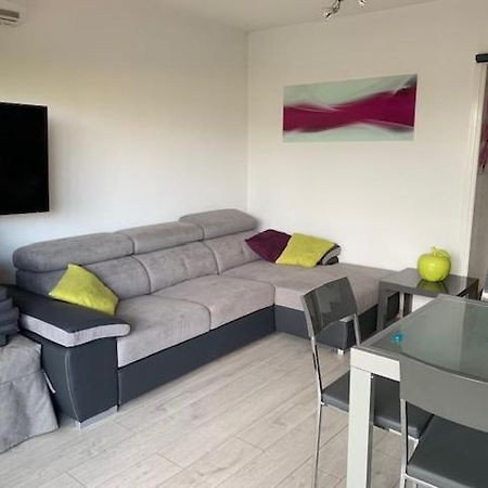 Appartement Face A La Mer Et Au Port Saint Laurent Du Var Avec Jardin Privatif Bagian luar foto