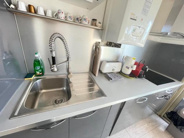 Appartement Face A La Mer Et Au Port Saint Laurent Du Var Avec Jardin Privatif Bagian luar foto